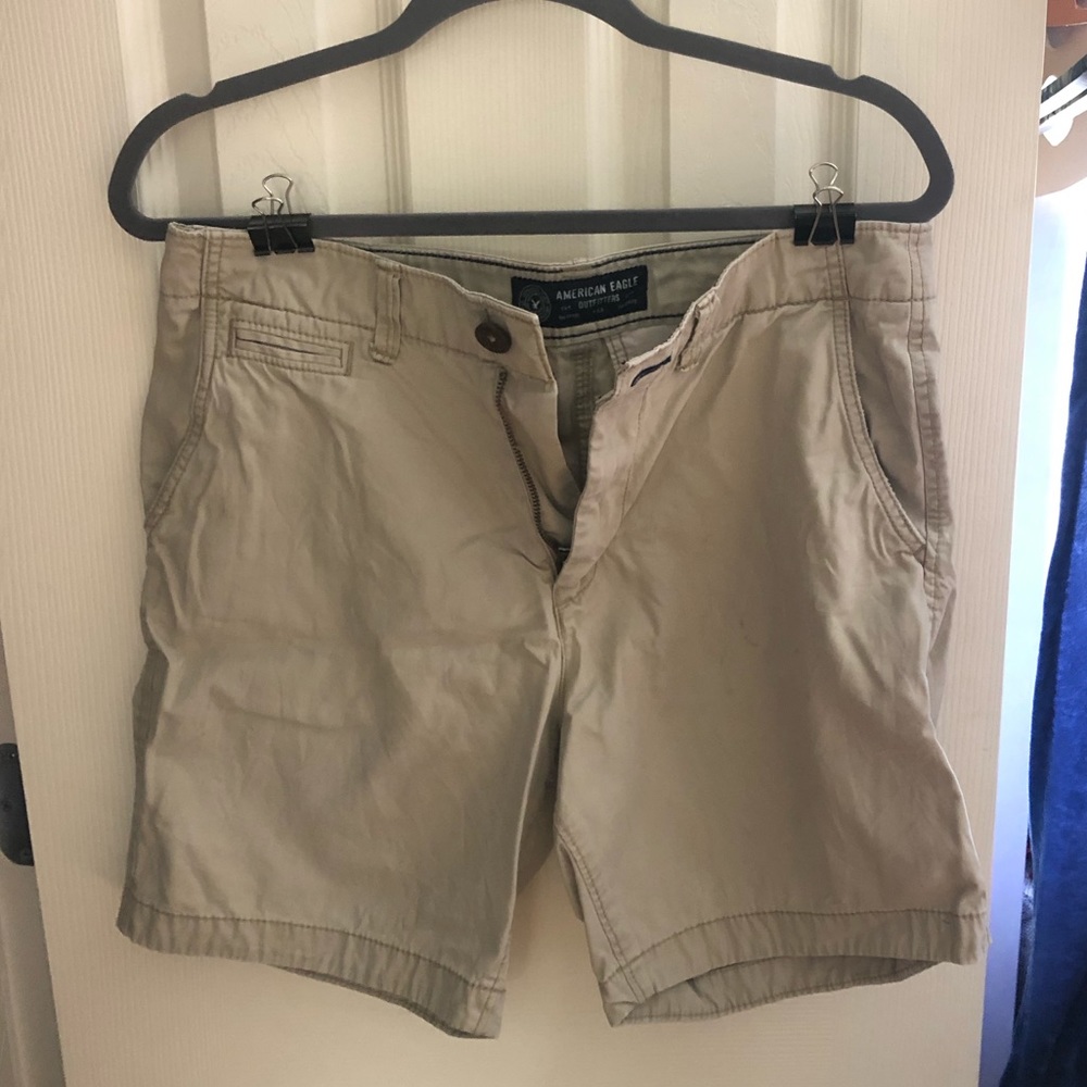 American eagle khaki shorts